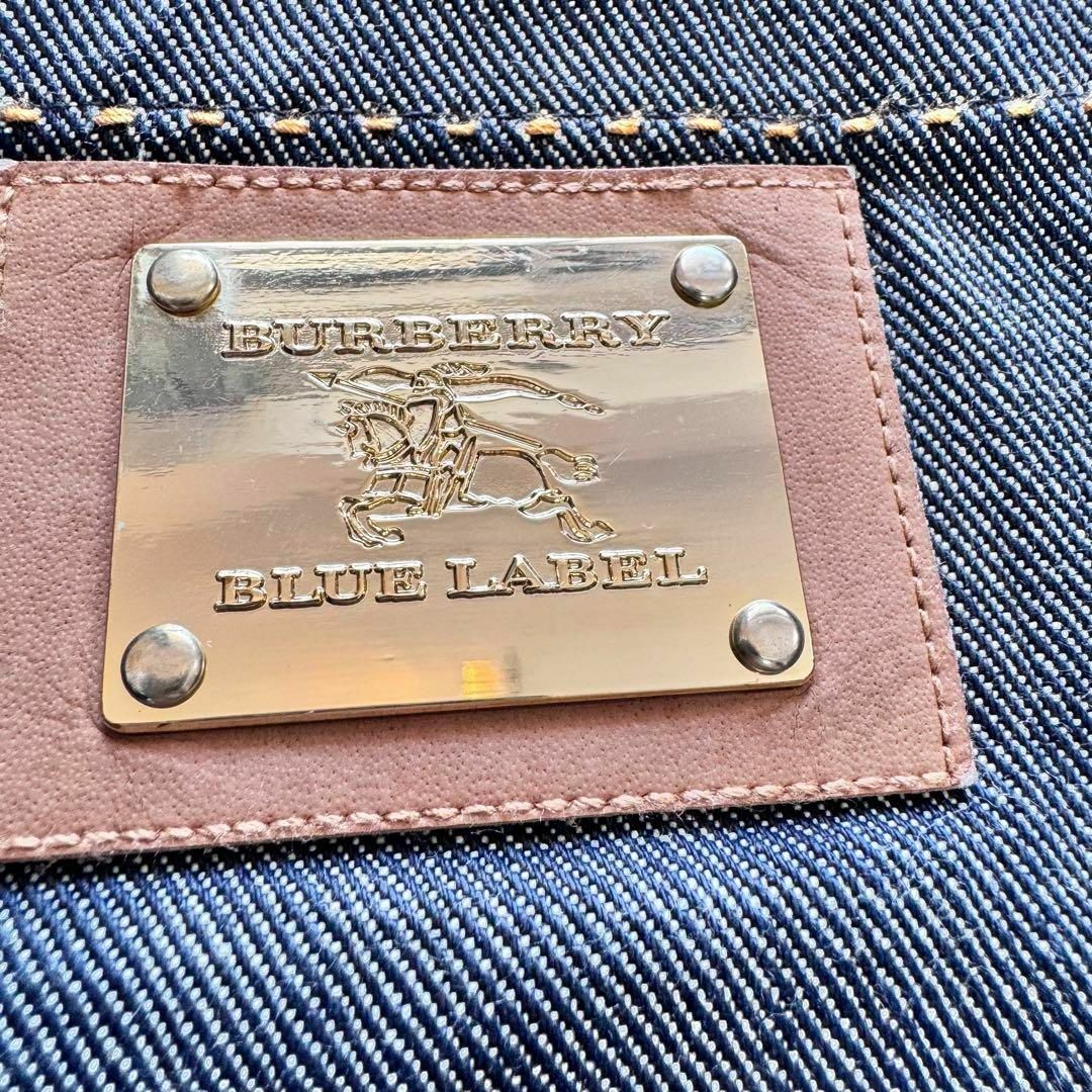 BURBERRY BLUE LABEL(バーバリーブルーレーベル)の極美品　バーバリーブルーレーベル　デニム　ノバチェック　ホースロゴ　三陽商会 レディースのパンツ(デニム/ジーンズ)の商品写真