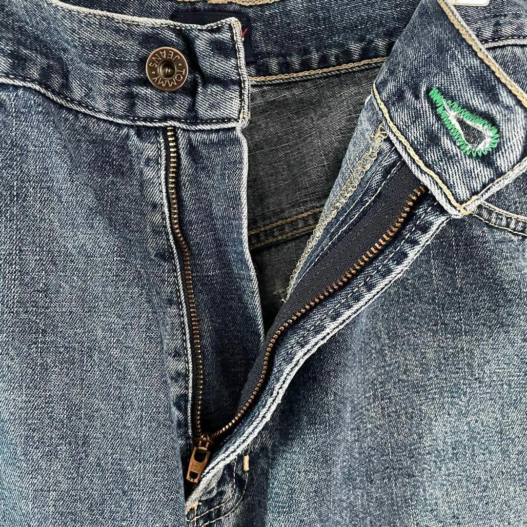 TOMMY JEANS(トミージーンズ)のトミージーンズ デニム ダブルニー 革タグ 刺繍 ブルー 34×32 メンズのパンツ(デニム/ジーンズ)の商品写真