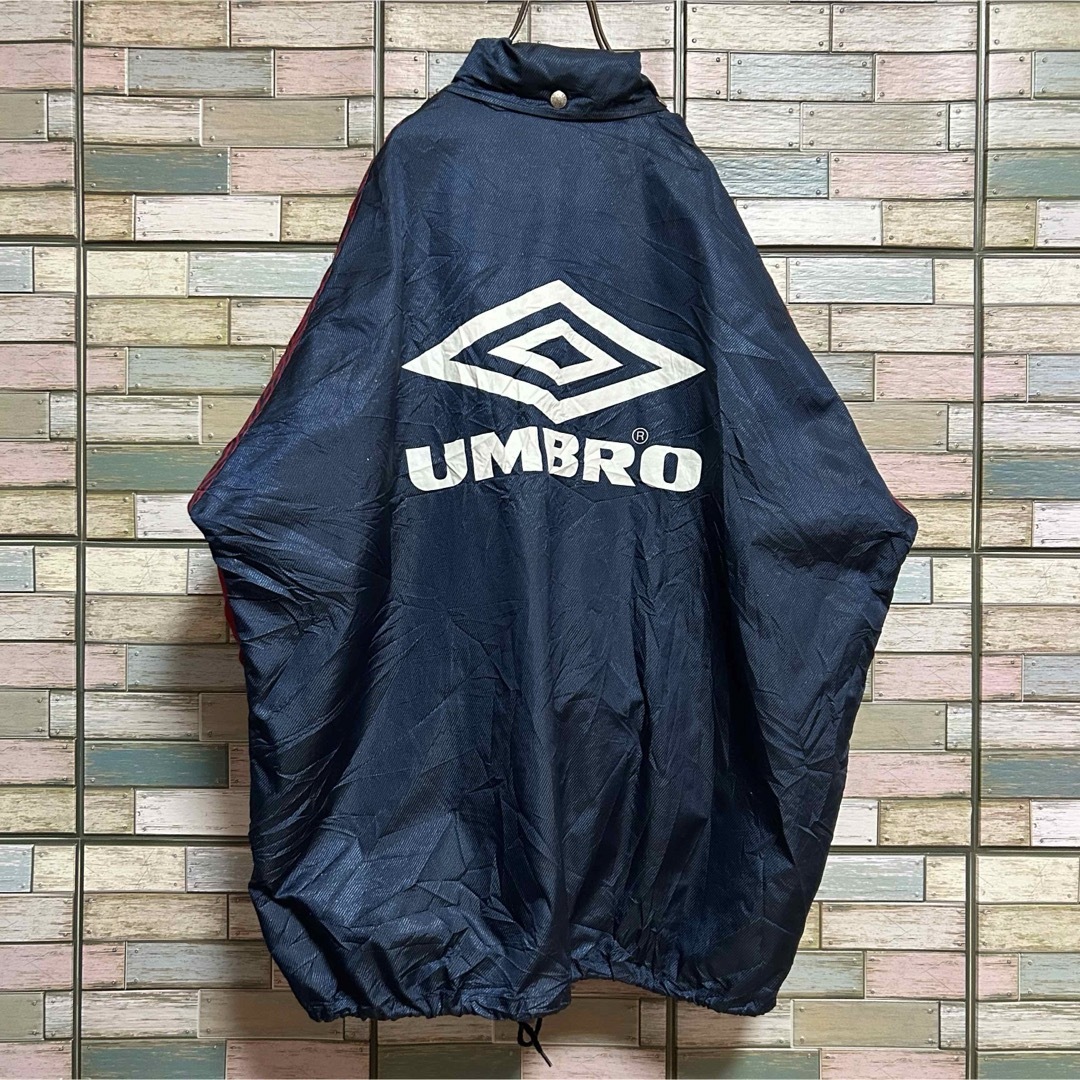 UMBRO(アンブロ)の【90's】UMBRO アンブロ　ナイロンジャケット　ビッグロゴ メンズのジャケット/アウター(ナイロンジャケット)の商品写真