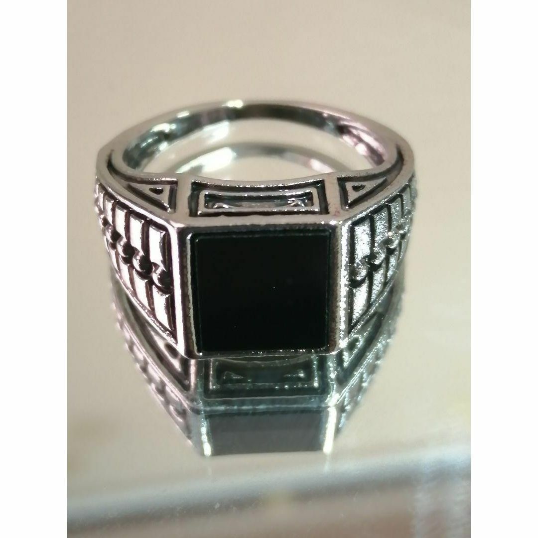 【R192】リング メンズ シルバー ブラック アクセサリー 指輪 20号 メンズのアクセサリー(リング(指輪))の商品写真