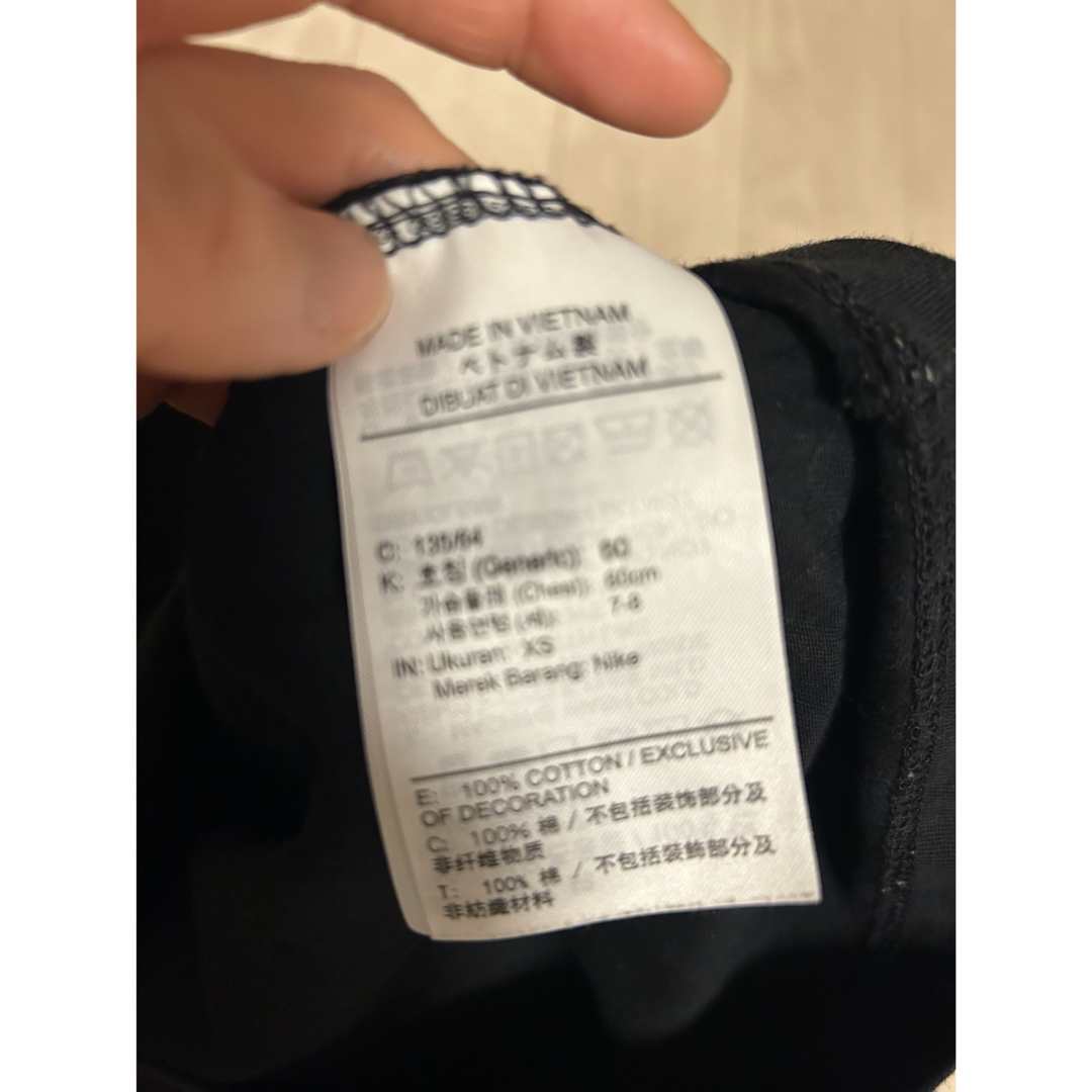 NIKE(ナイキ)のNIKE XS 120 ロゴ入り ロンT 長袖 カットソー ナイキ キッズ/ベビー/マタニティのキッズ服男の子用(90cm~)(Tシャツ/カットソー)の商品写真