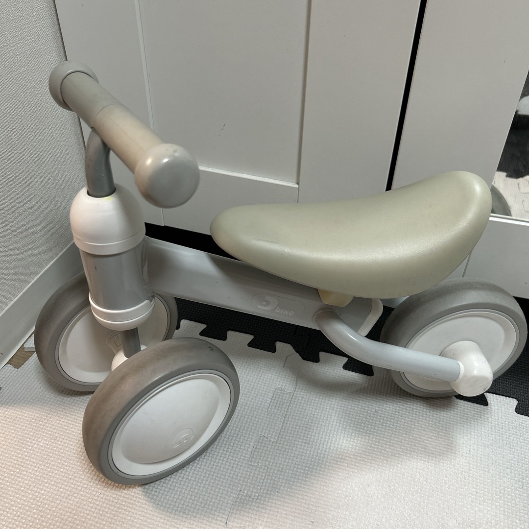 トイザらス(トイザラス)のdbike キッズ/ベビー/マタニティの外出/移動用品(三輪車)の商品写真