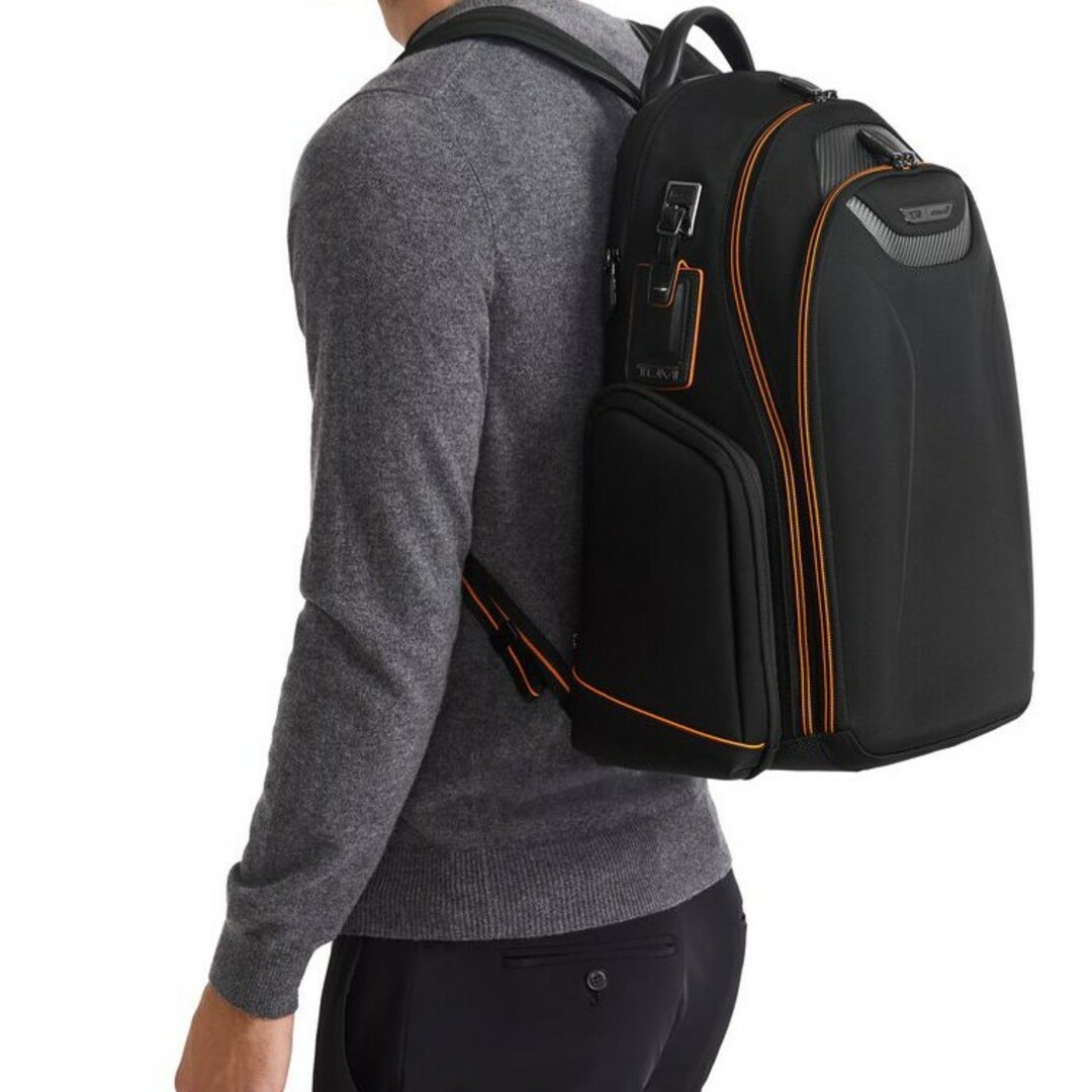 TUMI(トゥミ)の新品未使用品(タグ付き)　TUMI×MCLAREN カーボンファイバー メンズのバッグ(バッグパック/リュック)の商品写真