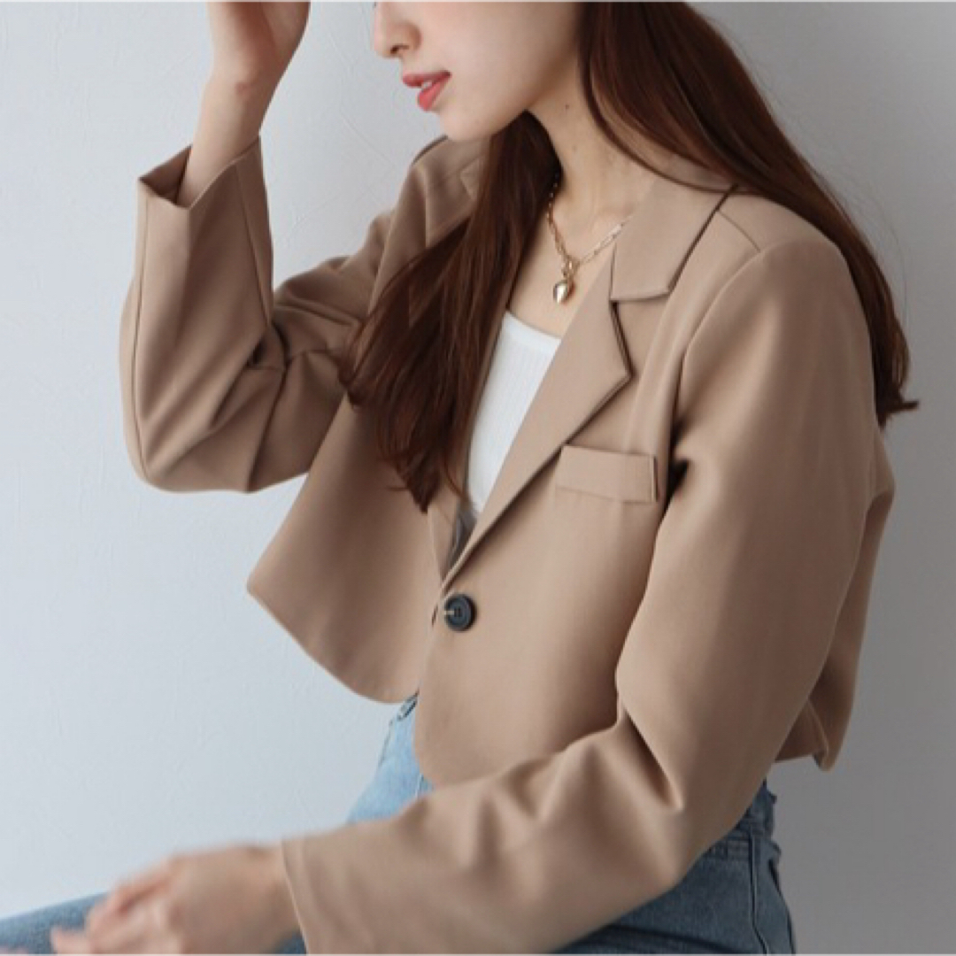 ZARA(ザラ)のZARA【S】クロップドテーラードジャケット  レディースのジャケット/アウター(テーラードジャケット)の商品写真