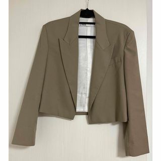 ZARA(テーラードジャケット ・ ベージュ系)のフリマアイテム一覧 ZARA(テーラードジャケット ・ ベージュ系)のフリマアイテム一覧
