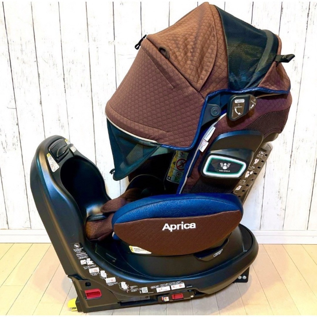 Aprica(アップリカ)の【美品】アップリカチャイルドシートフラディアグロウisofix360°セーフティ キッズ/ベビー/マタニティの外出/移動用品(自動車用チャイルドシート本体)の商品写真