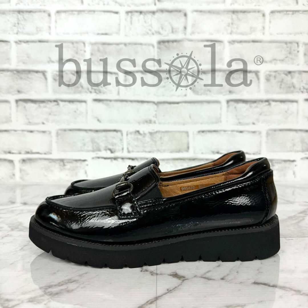 bussola(ブソラ)のブソラ bussola ビットローファー エナメルブラック 23cm レディースの靴/シューズ(ローファー/革靴)の商品写真