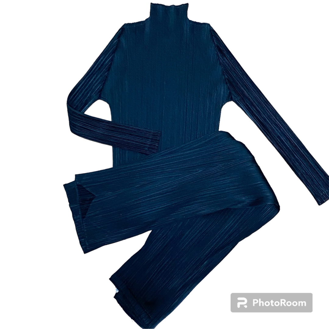 PLEATS PLEASE ISSEY MIYAKE(プリーツプリーズイッセイミヤケ)のPLEATS PLEASE イッセイミヤケ トップス パンツ セットアップ レディースのトップス(シャツ/ブラウス(長袖/七分))の商品写真