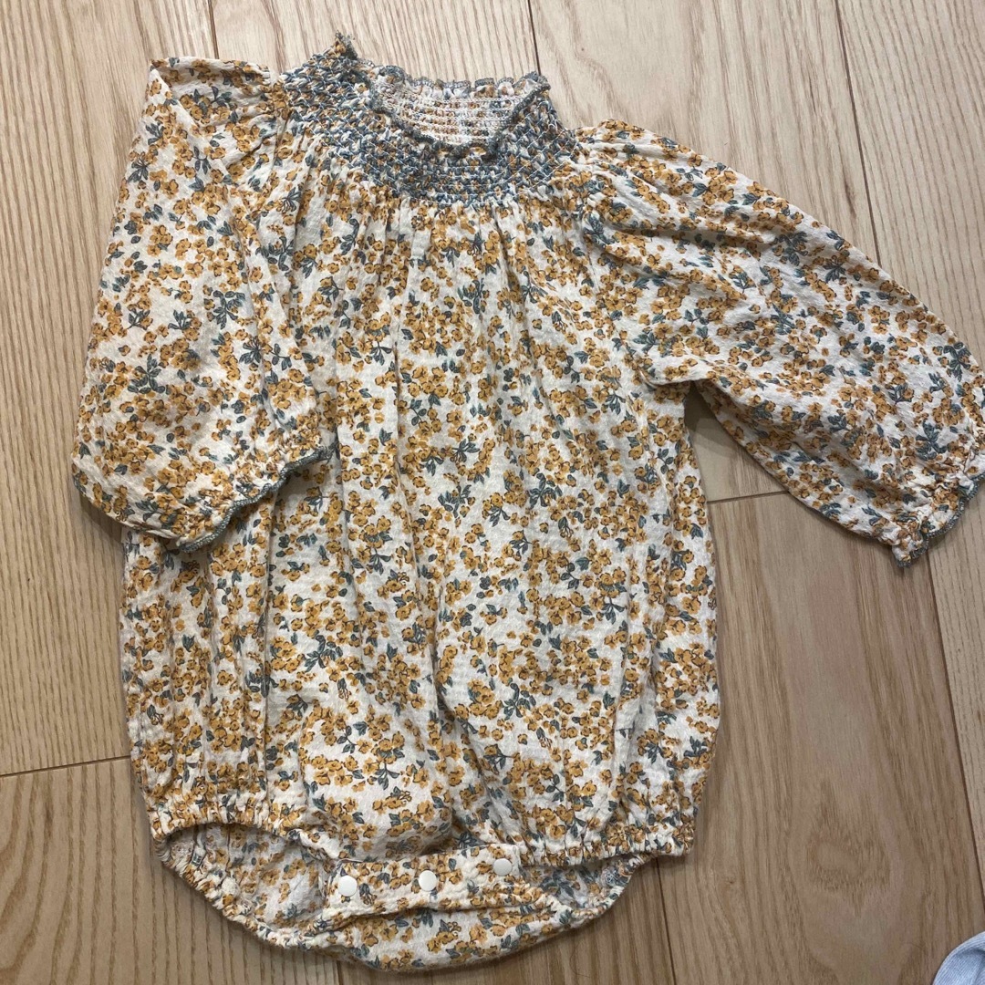 花柄ロンパース　80サイズ キッズ/ベビー/マタニティのベビー服(~85cm)(ロンパース)の商品写真