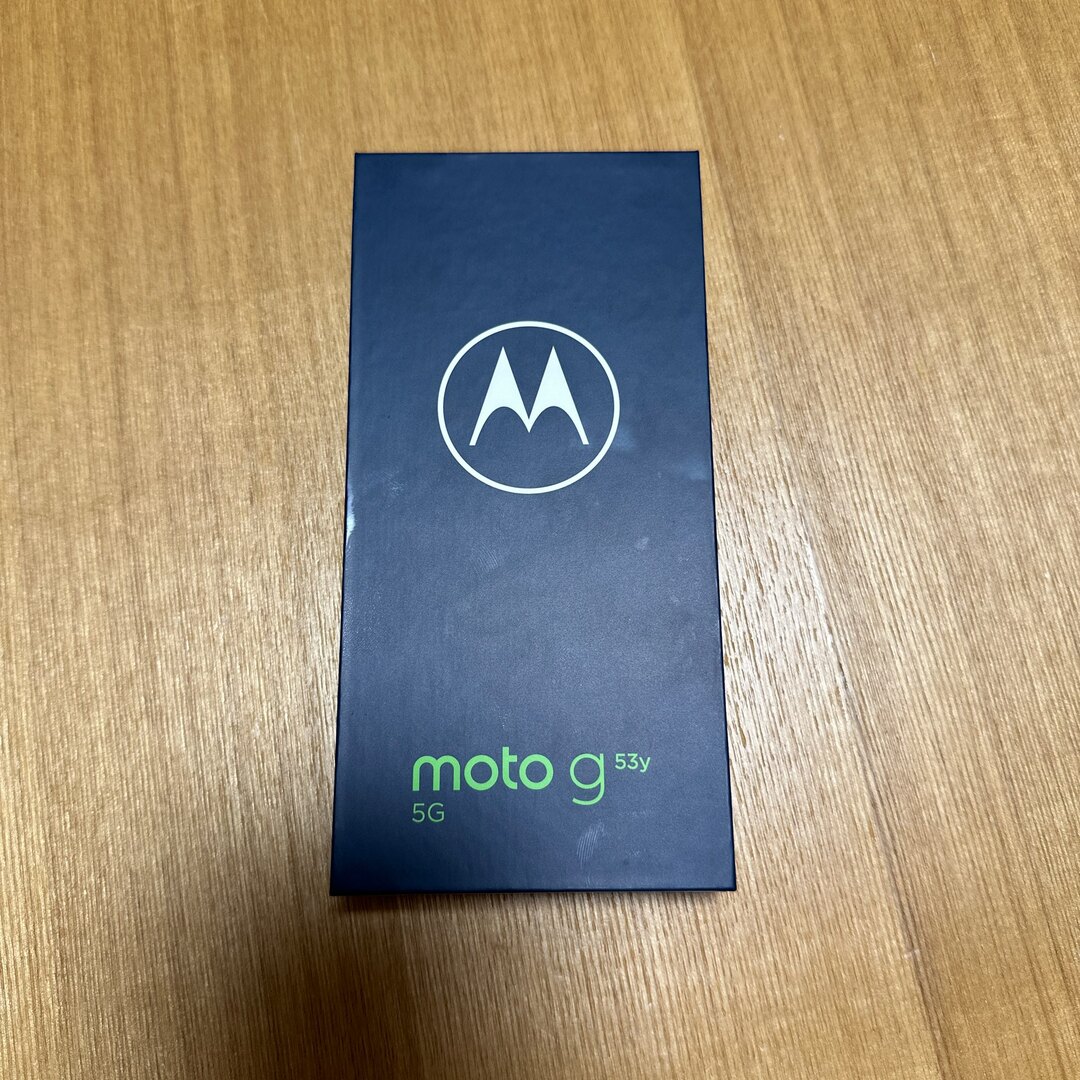 Motorola(モトローラ)の[新品・未使用]moto g53y 5G A301MOシルバー保護ケース付き スマホ/家電/カメラのスマートフォン/携帯電話(スマートフォン本体)の商品写真