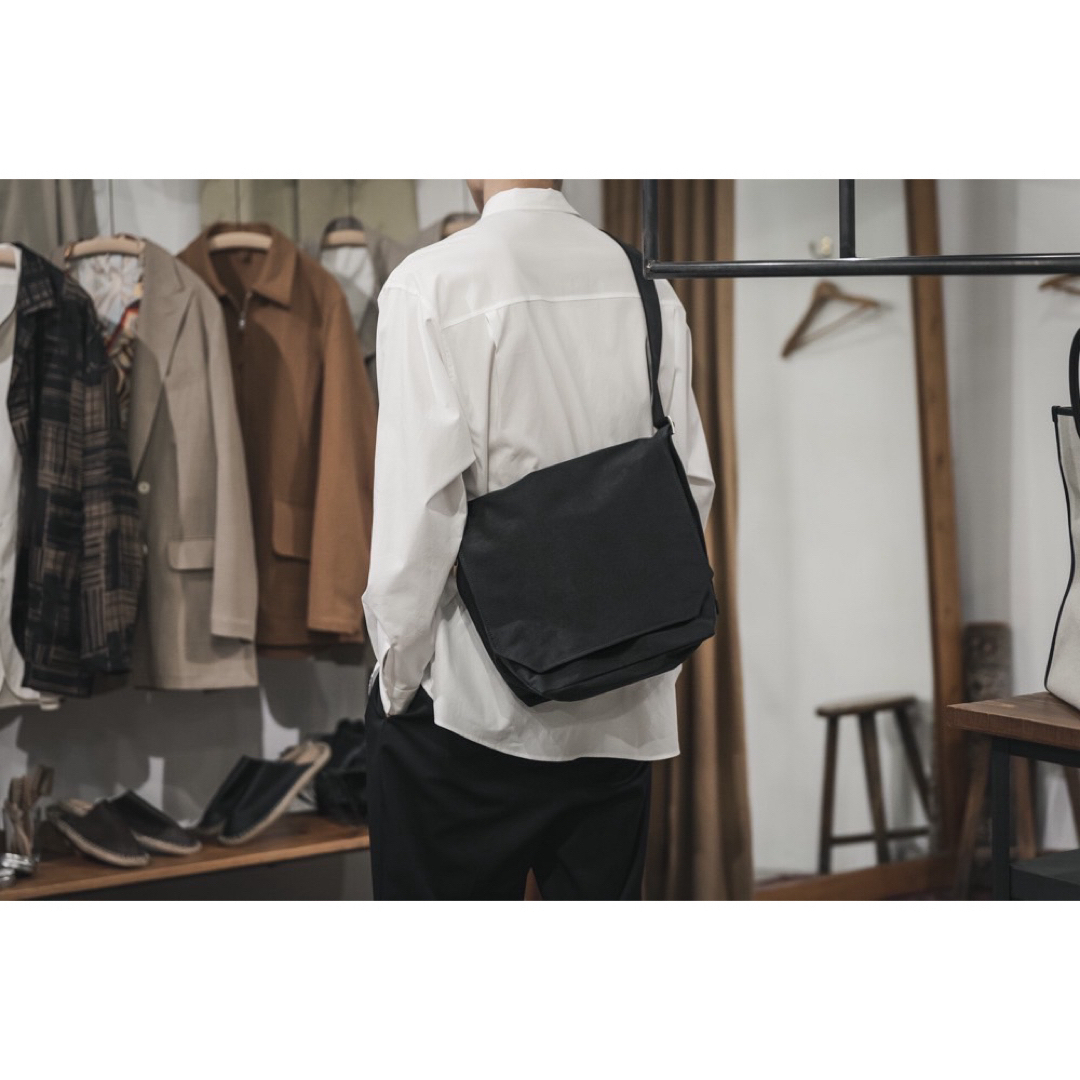 Hender Scheme(エンダースキーマ)のエンダースキーマ　flap shoulder small black メンズのバッグ(ショルダーバッグ)の商品写真