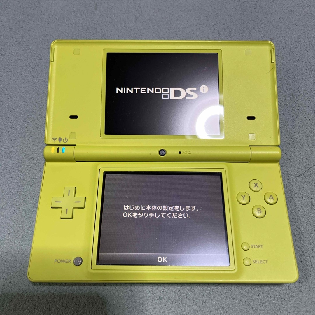 ニンテンドーDS(ニンテンドーDS)のNintendo  DSi  ライムグリーン エンタメ/ホビーのゲームソフト/ゲーム機本体(携帯用ゲーム機本体)の商品写真