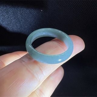 新品　ミャンマー産天然藍水翡翠のくり抜きリング★AB867(リング(指輪))