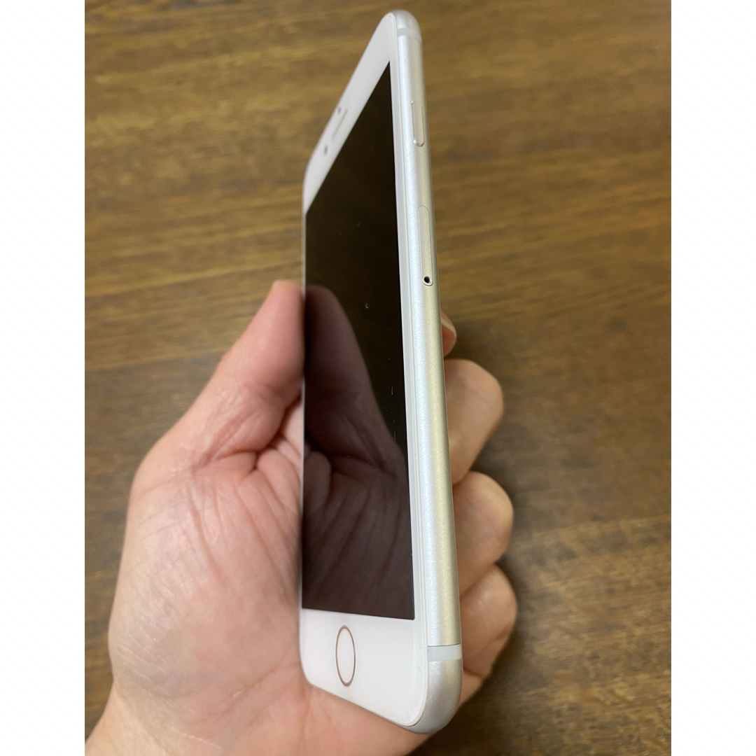 Apple(アップル)のiPhone8 256GB シルバー(ホワイト) スマホ/家電/カメラのスマートフォン/携帯電話(スマートフォン本体)の商品写真