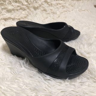 クロックス(crocs)の【希少廃盤】クロックス  ササリー　サンダル　W7 厚底　オープントゥ　ラバー(サンダル)