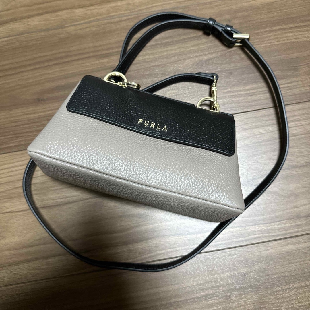 FURLA フルラ　ショルダーバック　新品 | フリマアプリ ラクマ