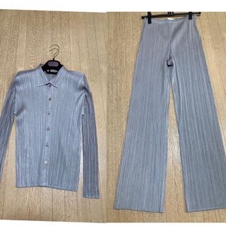 PLEATS PLEASE ISSEY MIYAKE - イッセイミヤケ  極美品ほぼ新品　プリーツプリーズ セットアップ　サイズ4 灰色