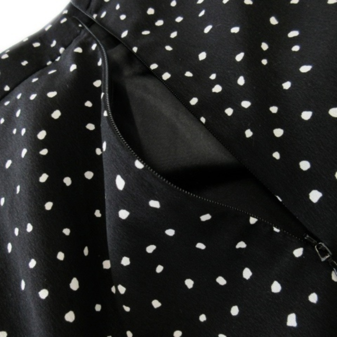 NATURAL BEAUTY BASIC(ナチュラルビューティーベーシック)のナチュラルビューティーベーシック スカート フレア ロング ドット M 黒 レディースのスカート(ロングスカート)の商品写真