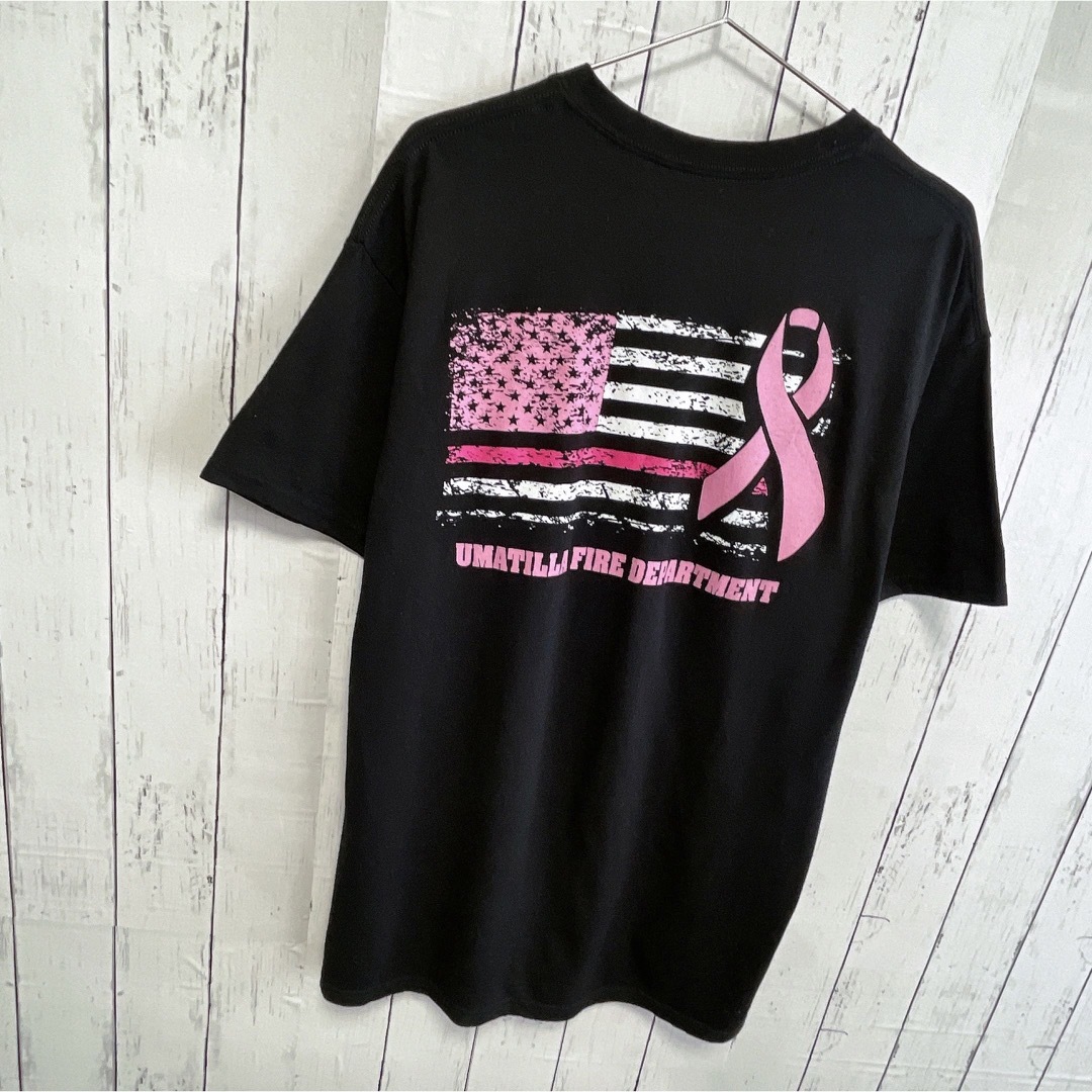 GILDAN(ギルタン)のUSA古着　GILDAN　Tシャツ　L　ブラック　ピンク　アメリカ　プリント メンズのトップス(Tシャツ/カットソー(半袖/袖なし))の商品写真