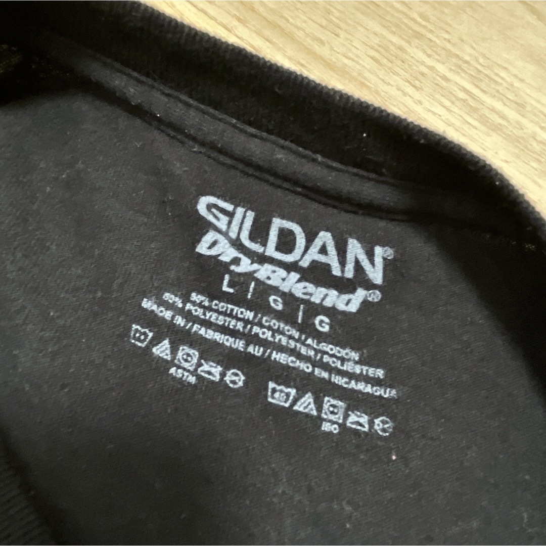 GILDAN(ギルタン)のUSA古着　GILDAN　Tシャツ　L　ブラック　ピンク　アメリカ　プリント メンズのトップス(Tシャツ/カットソー(半袖/袖なし))の商品写真