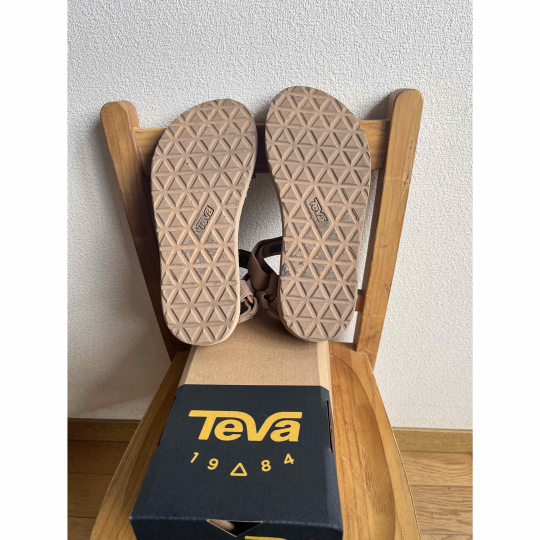 Teva(テバ)のTEVA テバ original universal サンダル ベージュ24cm レディースの靴/シューズ(サンダル)の商品写真