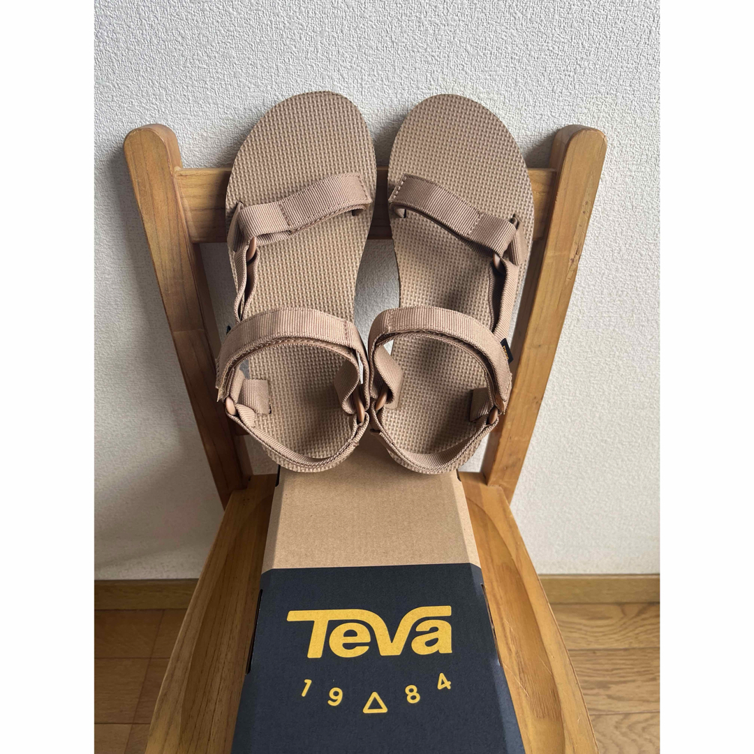 Teva(テバ)のTEVA テバ original universal サンダル ベージュ24cm レディースの靴/シューズ(サンダル)の商品写真