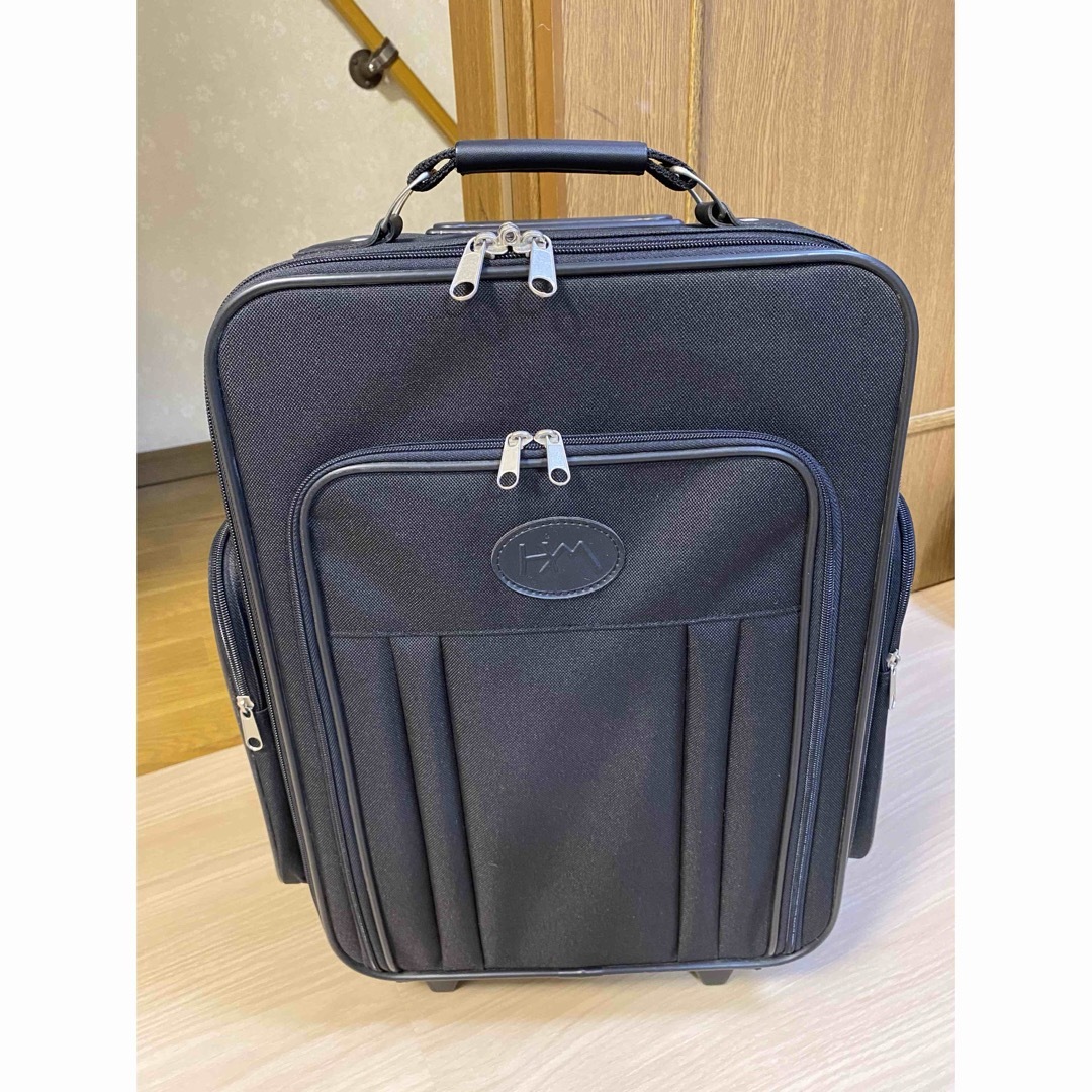 キャリーケース・黒・新品未使用 レディースのバッグ(スーツケース/キャリーバッグ)の商品写真