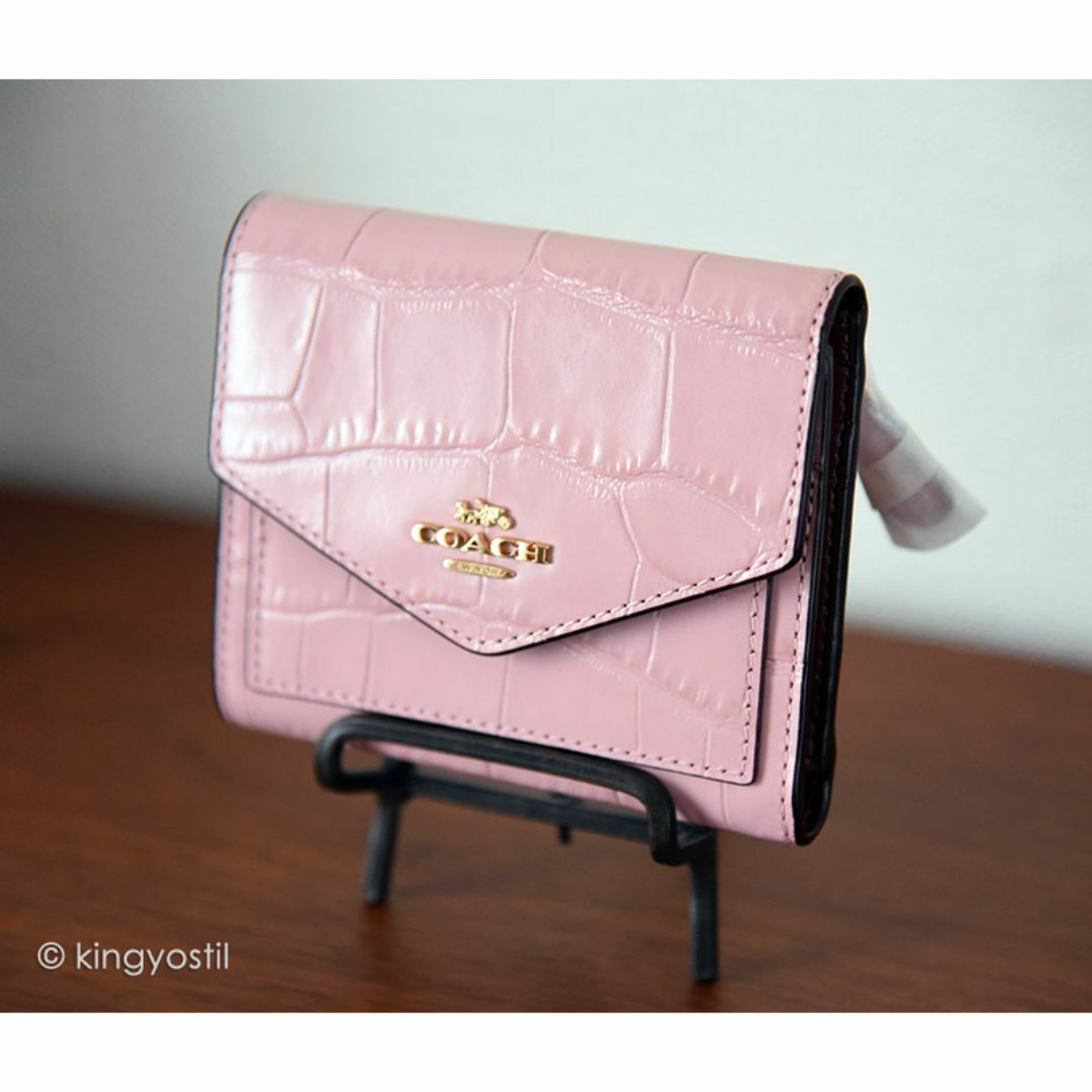 COACH(コーチ)の【COACH】コーチ クロコエンボス ミニ財布（ピンク）プレゼントラッピング レディースのファッション小物(財布)の商品写真