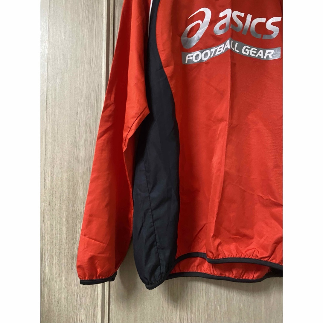 asics(アシックス)のasics ピスメ　ウィンドウブレーカー　シャカシャカ　トップス　赤　160 スポーツ/アウトドアのサッカー/フットサル(ウェア)の商品写真
