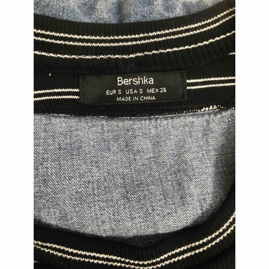 Bershka(ベルシュカ)のベルシュカ Bershka ファッション　デニムワンピース レディースのワンピース(ミニワンピース)の商品写真