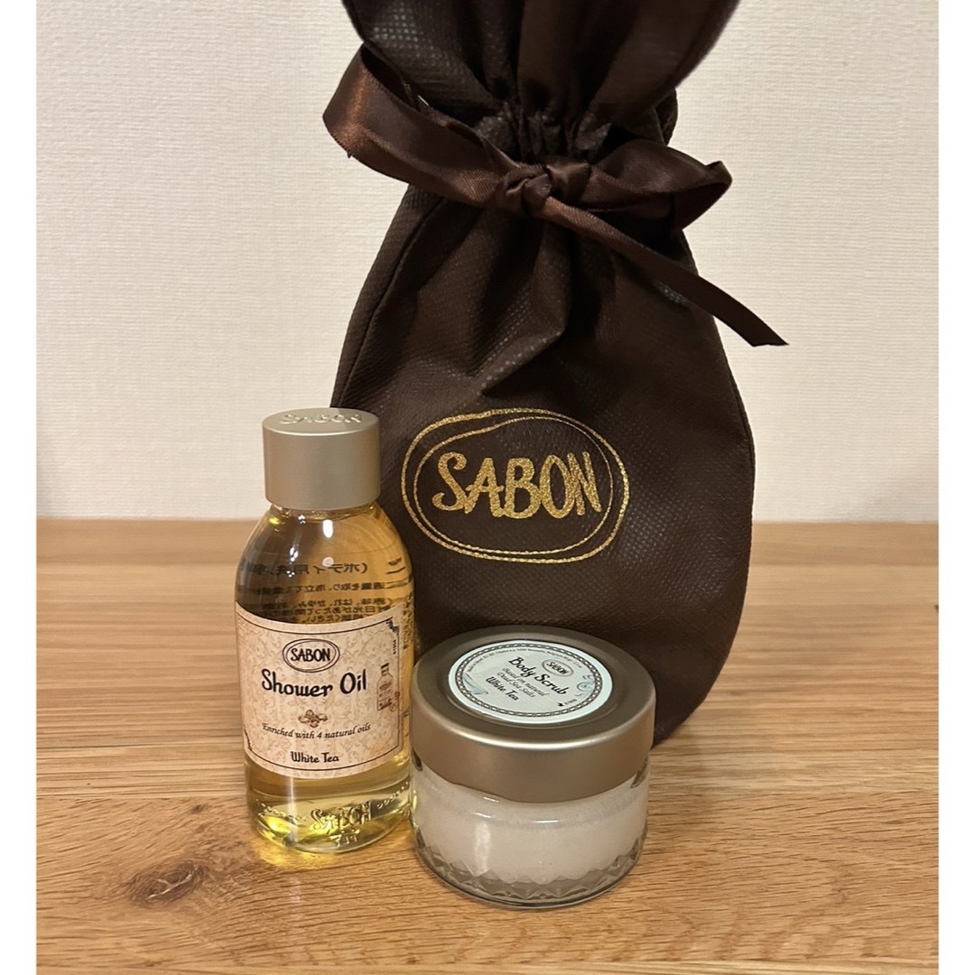 SABON(サボン)の【新品】SABON ボディスクラブ ･ シャワーオイル WhiteTea コスメ/美容のボディケア(バスグッズ)の商品写真