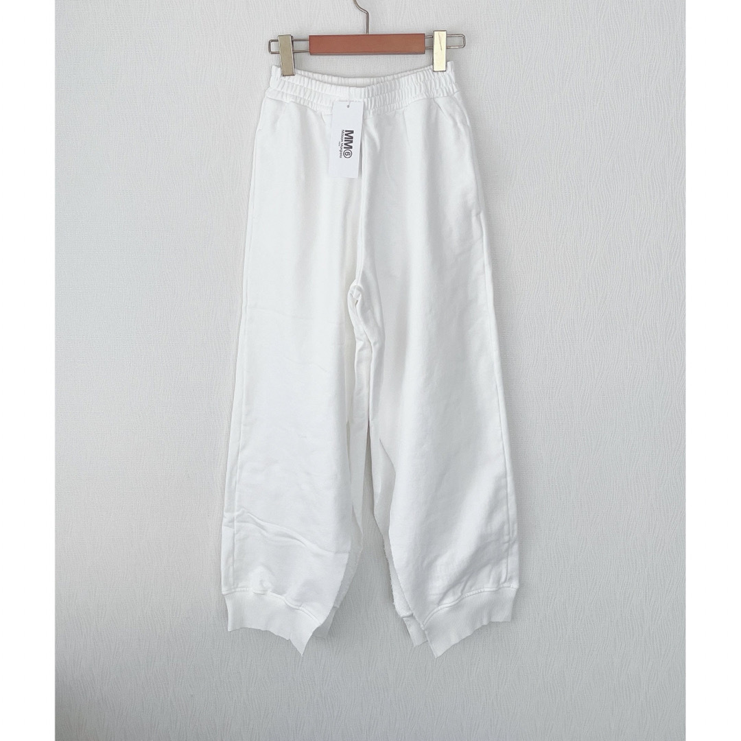 MM6(エムエムシックス)の【新品】MM6 MaisonMargiela  ホワイト スウェット パンツ レディースのパンツ(カジュアルパンツ)の商品写真