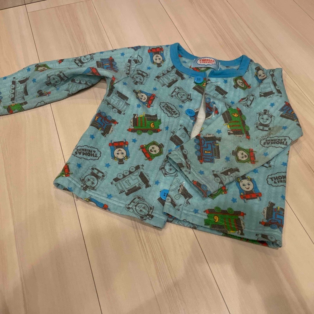 バースデイ(バースデイ)のトーマス　パジャマ　100cm キッズ/ベビー/マタニティのキッズ服男の子用(90cm~)(パジャマ)の商品写真