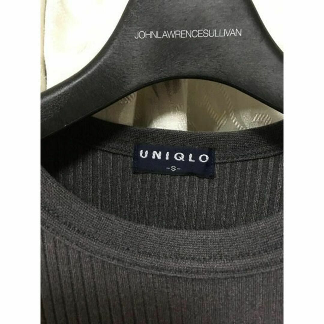 UNIQLO(ユニクロ)のUNIQLO ユニクロ　カットソー　グレー　半袖　S メンズのトップス(Tシャツ/カットソー(半袖/袖なし))の商品写真