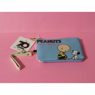 スヌーピー(SNOOPY)のPEANUTS　70th　おすわり　スヌーピー　チャーリーブラウン　パスケース　(キャラクターグッズ)