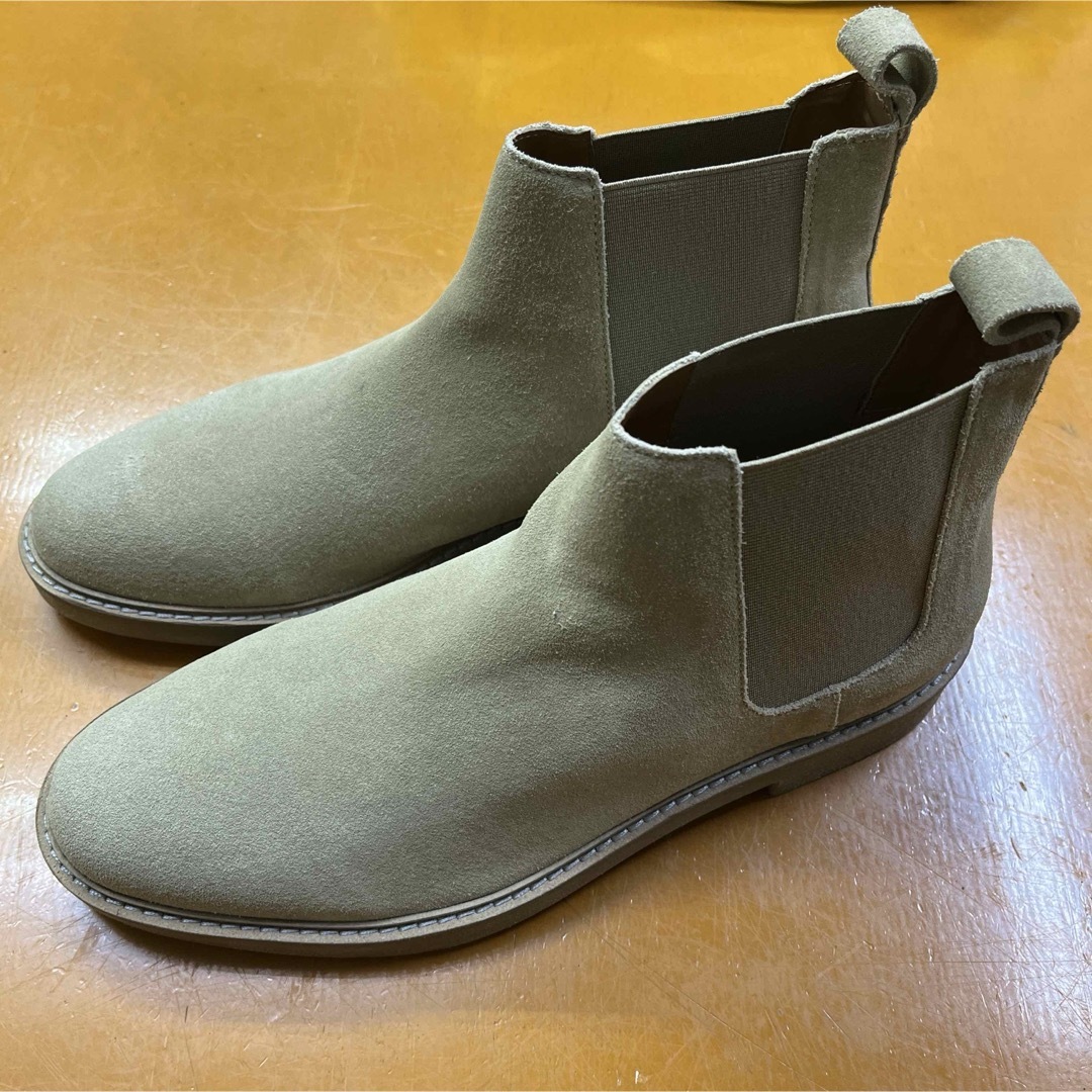 ZARA(ザラ)のZARA ベージュ　サイドゴアブーツ　新品 メンズの靴/シューズ(ブーツ)の商品写真
