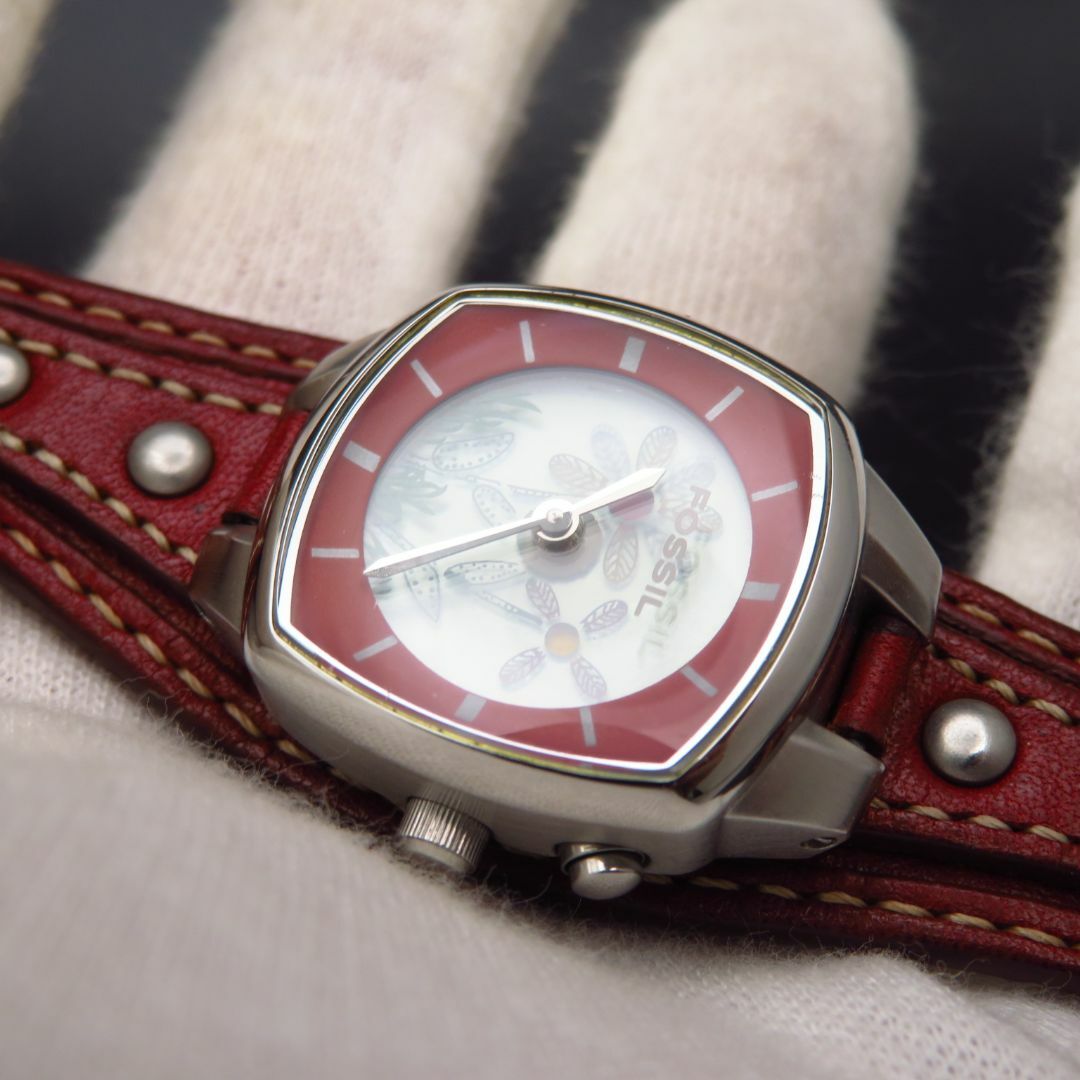 FOSSIL BIG TIC 腕時計 お花が咲く文字盤 FOSSIL BIG TIC 腕時計 お花が咲く文字盤