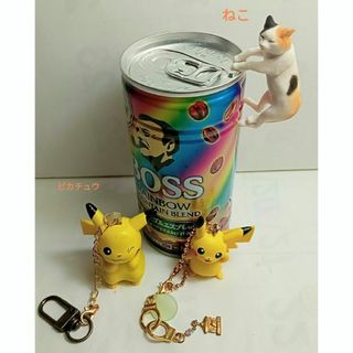 ポケモン(ポケモン)のコップのフチねことピカチュウキーホルダー2個(キャラクターグッズ)