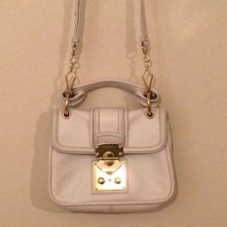 ミュウミュウ(miumiu)の早い者勝ち！！ miumiu  ミュウミュウ レザー 2way ショルダーバッグ(ショルダーバッグ)