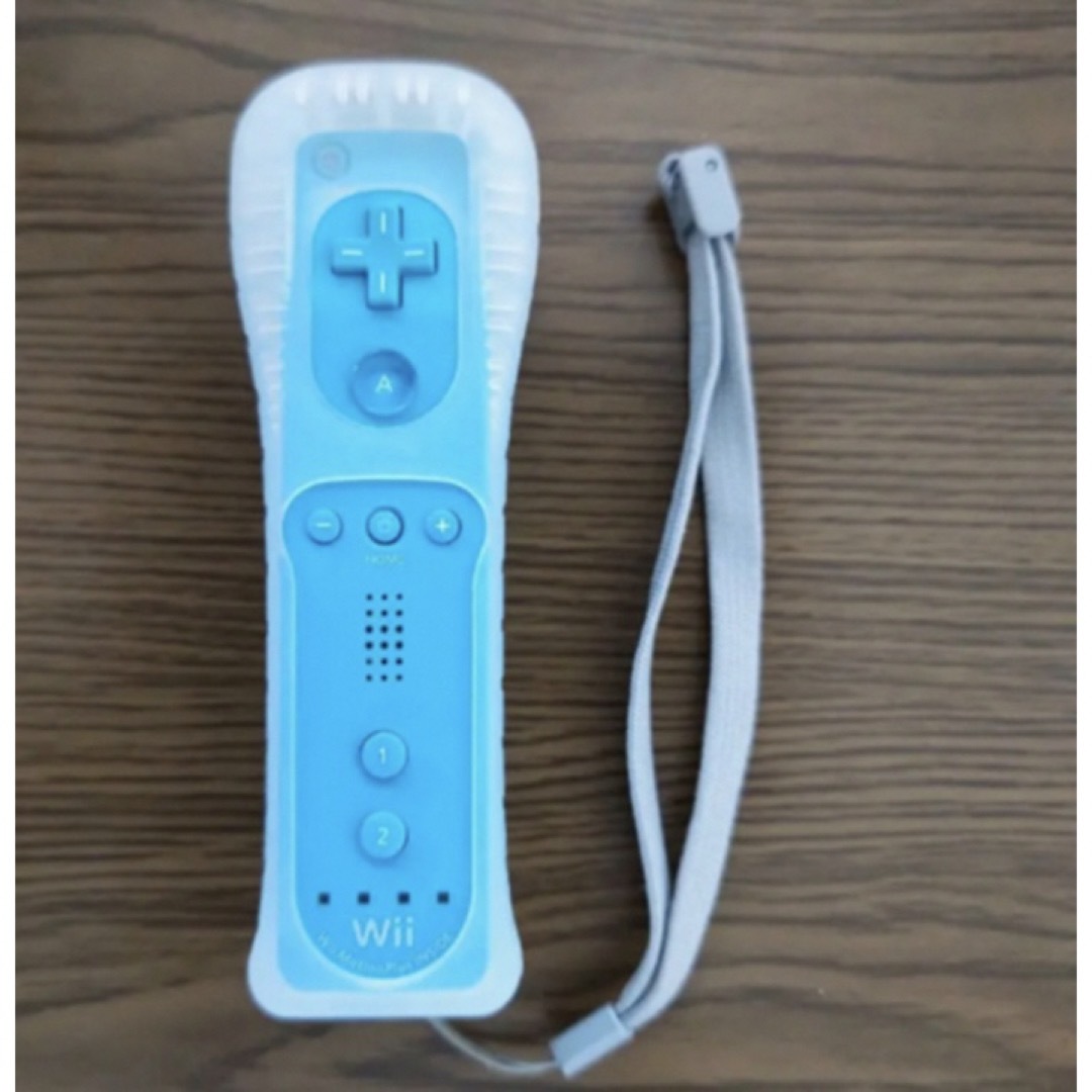 Wii U(ウィーユー)のWii リモコンプラス　ブルー　アオ エンタメ/ホビーのゲームソフト/ゲーム機本体(家庭用ゲーム機本体)の商品写真