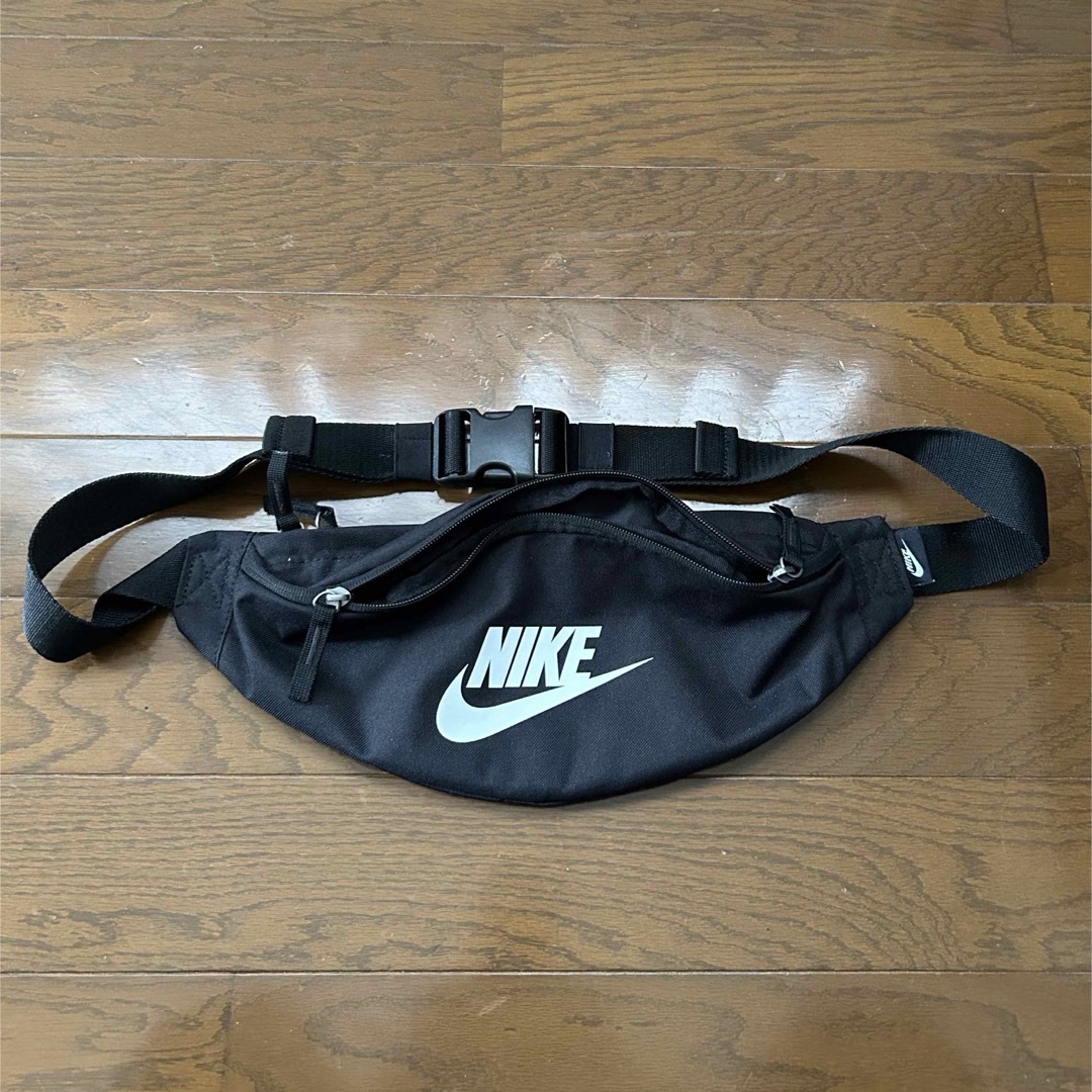 NIKE(ナイキ)のNIKE ショルダーバッグ ５点まとめ売り メンズのバッグ(ショルダーバッグ)の商品写真