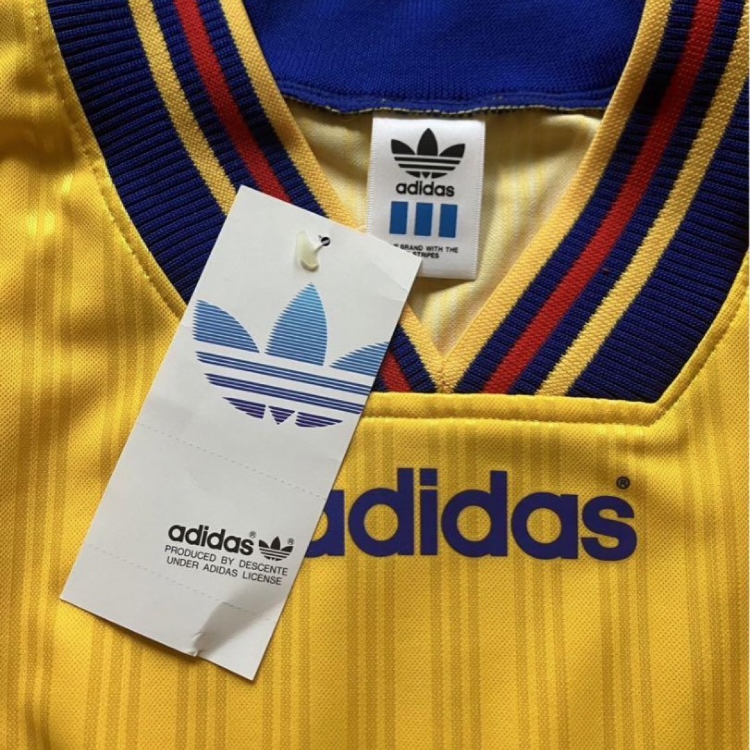 adidas(アディダス)のレア　90s スウェーデン代表　アディダス　ゲームシャツ　ウェア　新品未使用 スポーツ/アウトドアのサッカー/フットサル(ウェア)の商品写真