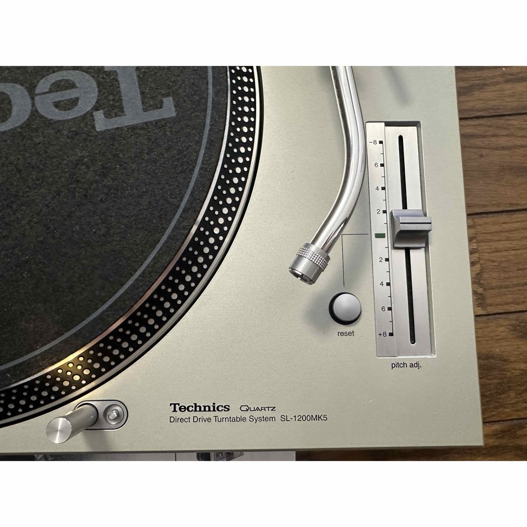 Technics(テクニクス)のTechnics SL-1200MK5 Sターンテーブル    1台 　 楽器のDJ機器(ターンテーブル)の商品写真