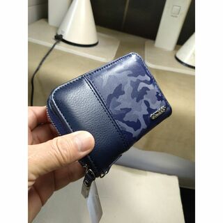 ＯＵＴ．ＤＯＯＲ．折りたたみラウンドファスナー(折り財布)