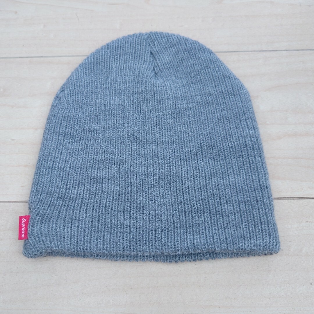 Supreme(シュプリーム)の19AW Basic Beanie Grey メンズの帽子(ニット帽/ビーニー)の商品写真