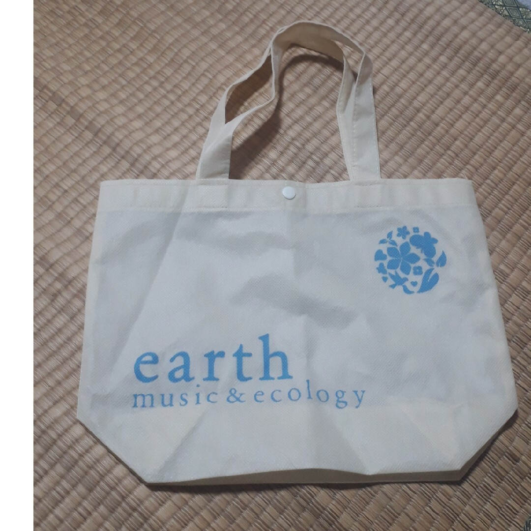 earth music & ecology(アースミュージックアンドエコロジー)のearth music&ecology　ショッピングバッグ レディースのバッグ(ショップ袋)の商品写真