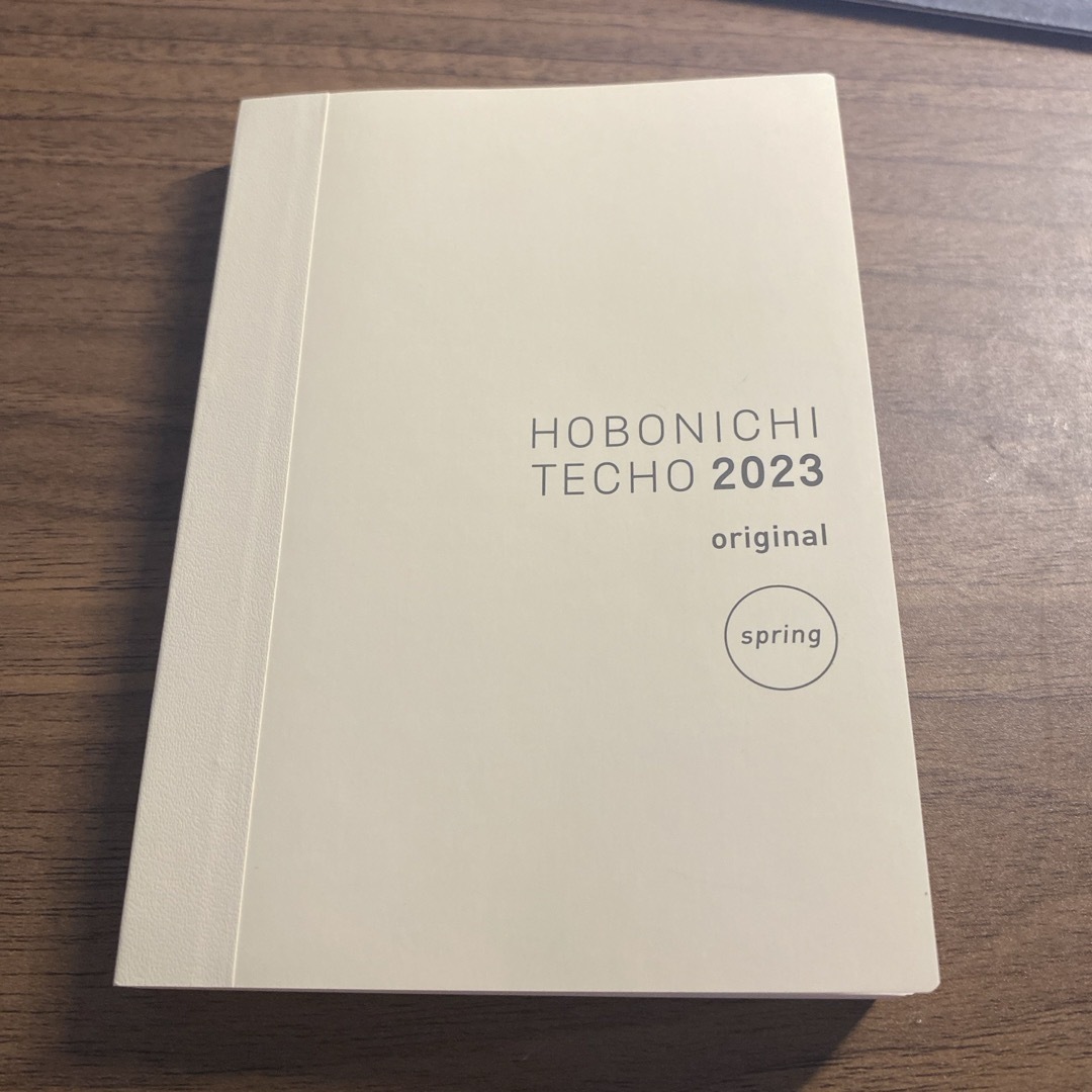 ほぼ日手帳2023 A6 1日1ページ 4月 月曜はじまり メンズのファッション小物(手帳)の商品写真