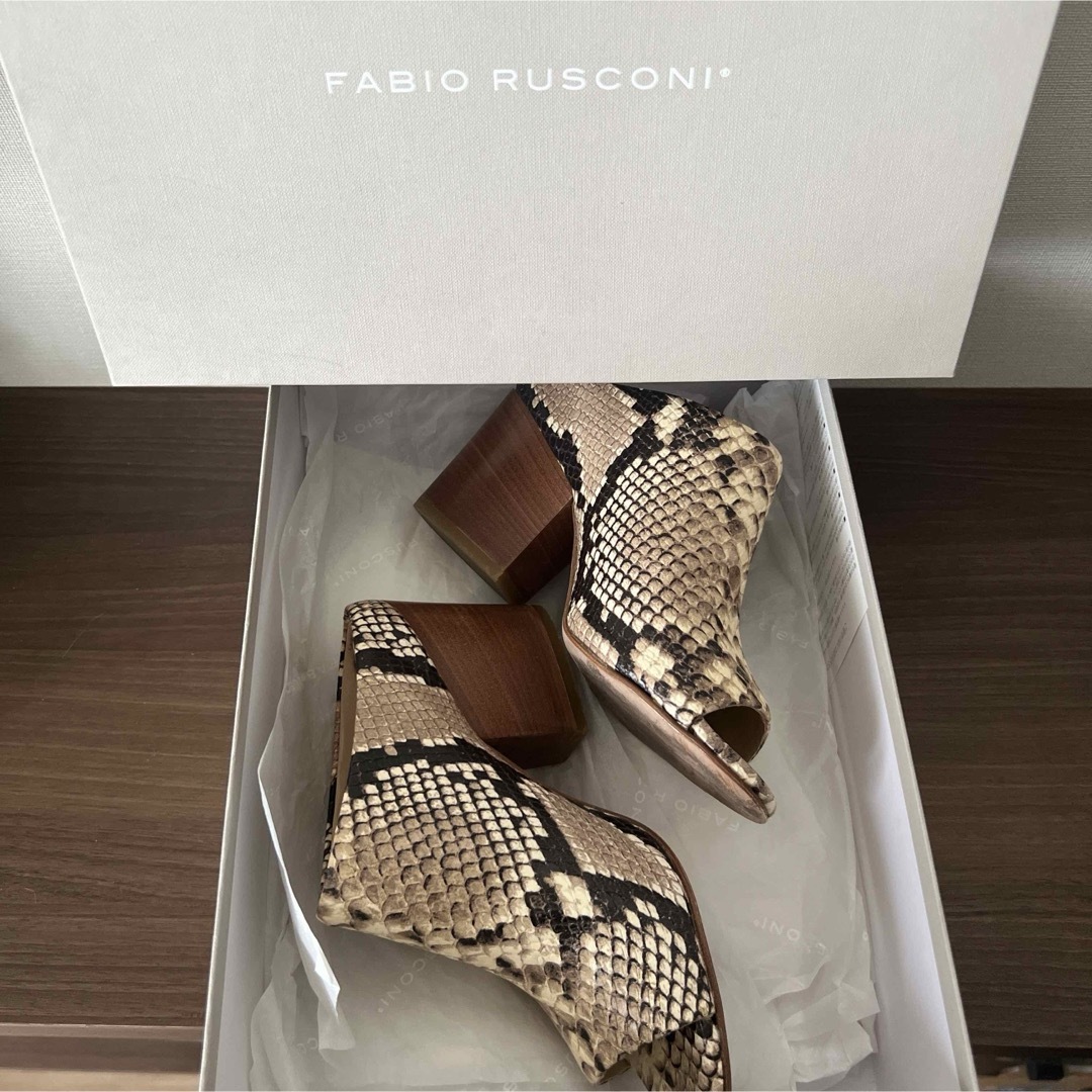 FABIO RUSCONI(ファビオルスコーニ)のFABIO RUSCONI/型押しパイソンヒールサンダル レディースの靴/シューズ(サンダル)の商品写真
