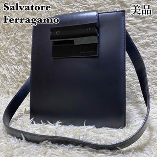 サルヴァトーレフェラガモ(Salvatore Ferragamo)の✨極美品✨ サルヴァトーレフェラガモ ショルダーバッグ カーフレザー 本革(ショルダーバッグ)