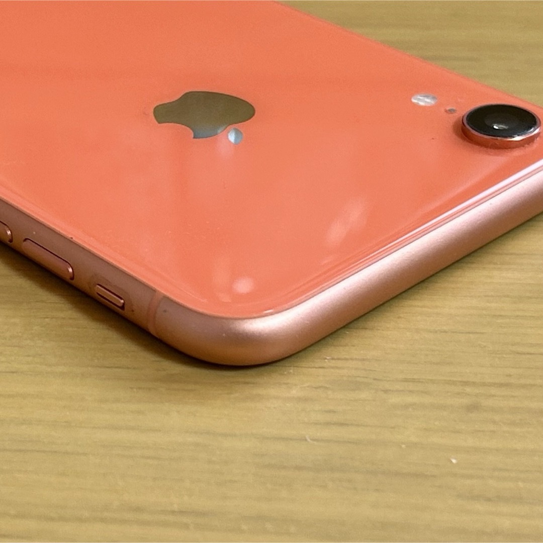 iPhone(アイフォーン)のiPhone XR 128GB コーラル SIMフリー スマホ/家電/カメラのスマートフォン/携帯電話(スマートフォン本体)の商品写真